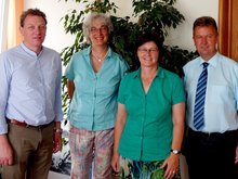 v.l.n.r.: Stadtrat Stefan Gruber, Verena Putzo-Kistner, Rosi Steinberger, MdL, Erster Bürgermeister Helmut Maier, Altdorf