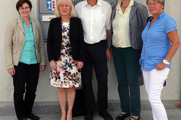 v.l.n.r.: Rosi Steinberger, MdL, Erste Bürgermeisterin Rosa Maria Maurer, Dr. Thomas Keyßner und die Mitglieder des Arbeitskreises Verkehr der Grünen aus Stadt und Landkreis Landshut, Verena Putzo-Kistner und Gisela Floegel