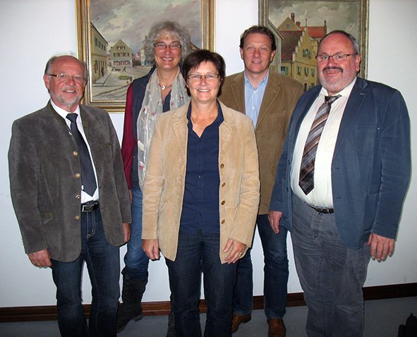 v.l.n.r.: Erster Bürgermeister Ludwig Bindhammer, Bayerbach, Verena Putzo-Kistner, Rosi Steinberger, MdL, Stadtrat Stefan Gruber und Erster Bürgermeister Ludwig Robold, Ergoldsbach