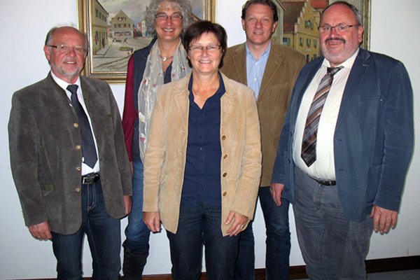 v.l.n.r.: Erster Bürgermeister Ludwig Bindhammer, Bayerbach, Verena Putzo-Kistner, Rosi Steinberger, MdL, Stadtrat Stefan Gruber und Erster Bürgermeister Ludwig Robold, Ergoldsbach