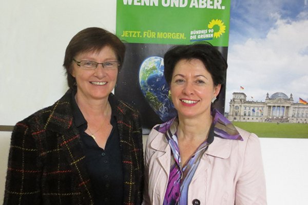 Unsere Landtagskandidatin Rosi Steinberger und die grüne Europaabgeordnete Barbara Lochbihler