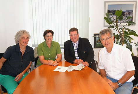 v.l.n.r.: Verena Putzo-Kistner, Rosi Steinberger, MdL, Erster Bürgermeister Dieter Neubauer, Essenbach, Dr. Thomas Keyßner