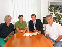 v.l.n.r.: Verena Putzo-Kistner, Rosi Steinberger, MdL, Erster Bürgermeister Dieter Neubauer, Essenbach, Dr. Thomas Keyßner