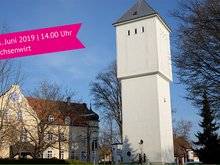 Bild mit dem Wasserturm am Hofberg und dem Sonderpädagogischen Förderzentrum davor