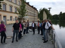 Teilnehmer bei der ViertelTOUR: Altstadt am Ufer der Isar beim Bernlochner / Theater