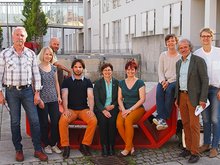 von links nach rechts: Prof. Dr. Hubert Beste, Anja Wiest (wissenschaftliche Mitarbeiterin), Andreas Grüne (Vorstand Grüne Landshut), Dimitrios Zagoudis (wissenschaftlicher Mitarbeiter), Rosi Steinberger (MdL), Petra Reif (Alzheimer Gesellschaft Landshut), Elke Rümmelein (Vorstand Grüne Landshut), Ulli Leiner (MdL), Hedwig Borgmann (Stadträtin)