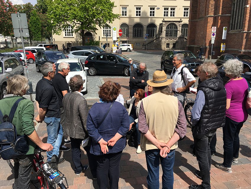 Teilnehmer bei der ViertelTOUR: Altstadt am Postplatz