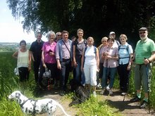 Die Wandergruppe und OB-Kandidat Stefan Gruber auf der 2. Etappe