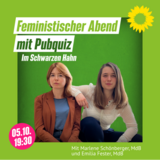 Marlene Schönberger und Emilia Fester sitzen locker nebeneinander vor grünem Hintergrund